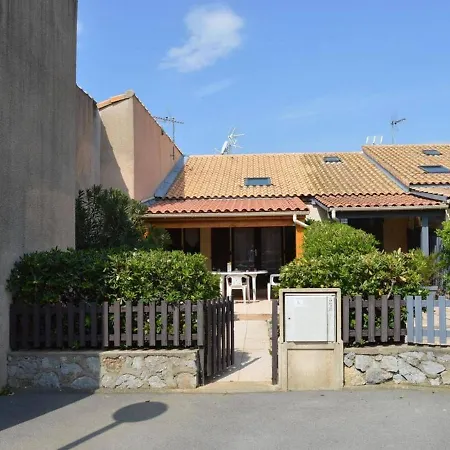 Pavillon 2 Pieces + Mezzanine, Piscine, Proche Plage, Quartier Calme - 6 Pers. - Fr-1-229d-320 *